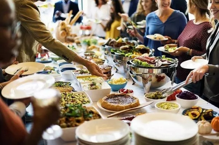 Mộng thấy mình đang ăn cỗ đám giỗ của chính mình