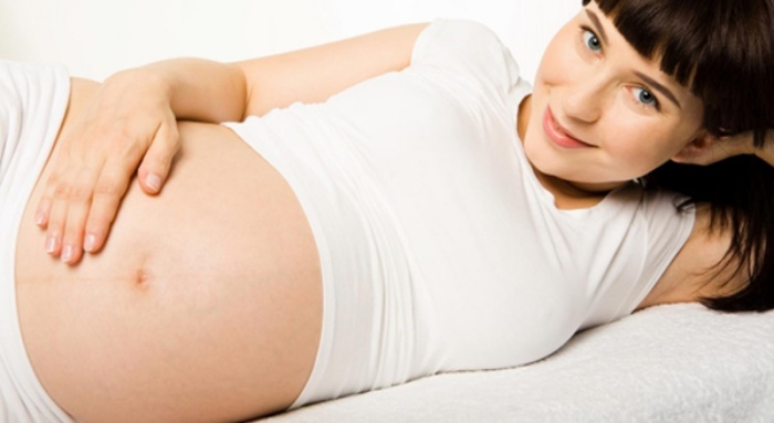 Có bầu nằm mơ thấy đẻ con gái