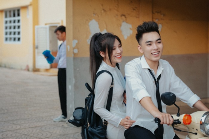 Bạn cũ là những người đã trải qua thanh xuân với mỗi người
