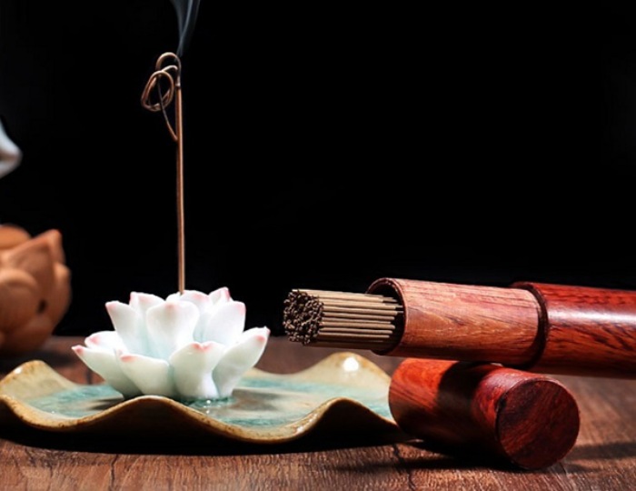Mơ nhiều bát hương bị cháy cho thấy hiện tại bạn đang bị căng thẳng và áp lực